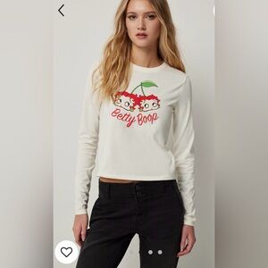 NWTS White Betty Boop Graphic Fitted Long Sleeve Top from Ardene Cherries 🍒